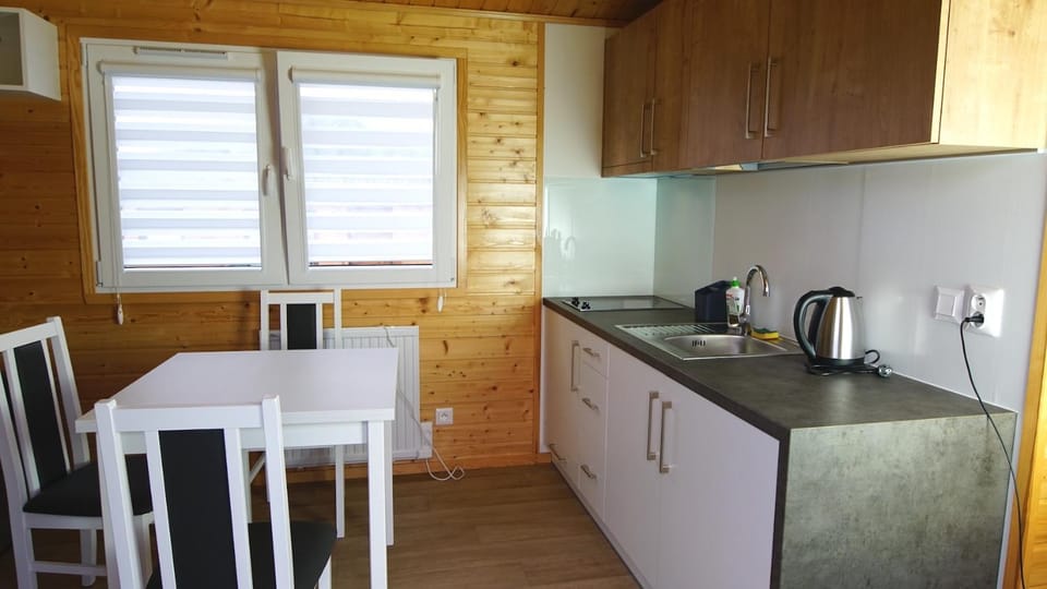 Coffee/tea facilities, kitchen