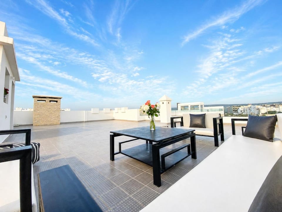 Balcony/Terrace, Seating area, City view, Sea view, Sunrise, Sunset