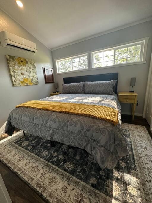 Bed, Bedroom, air conditioner