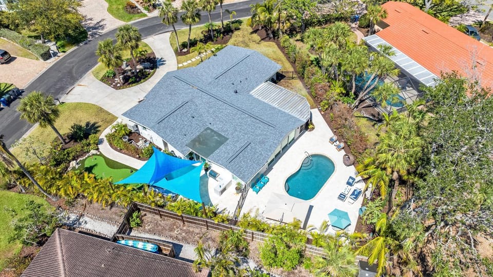 Beach Palm Villa - 5533 House in Siesta Beach