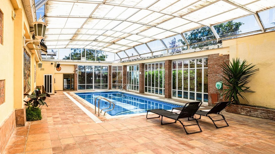 Patio, Pool view, Swimming pool