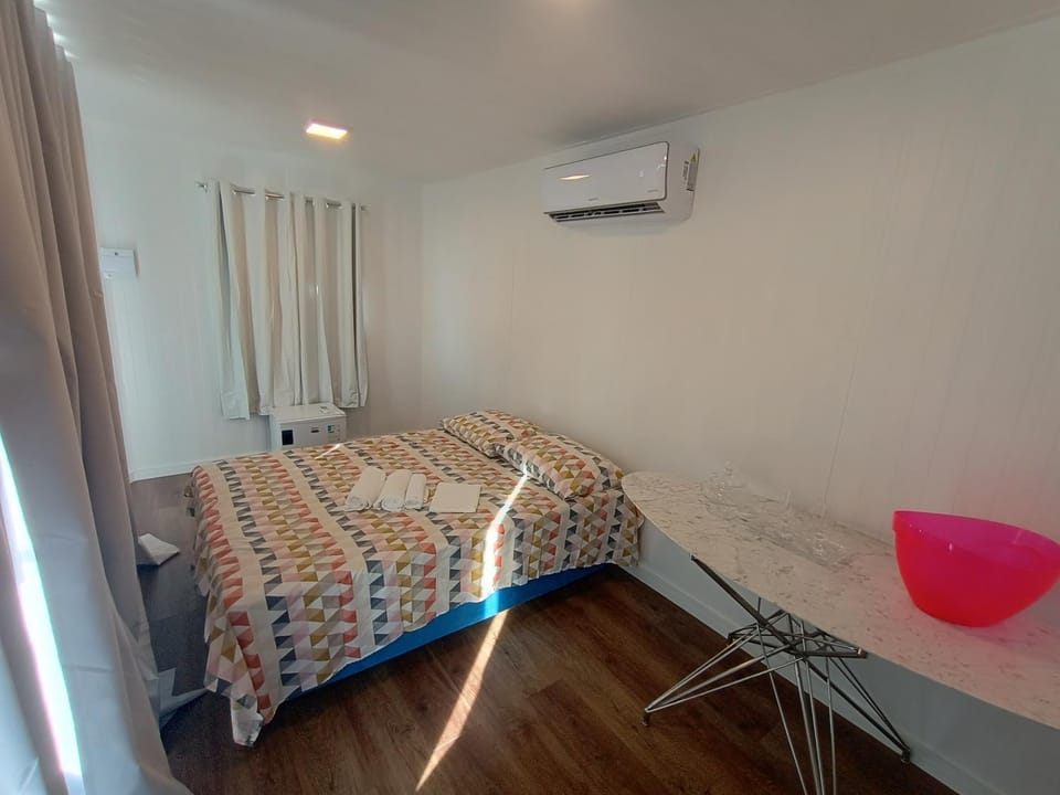 Bed, Bedroom, air conditioner