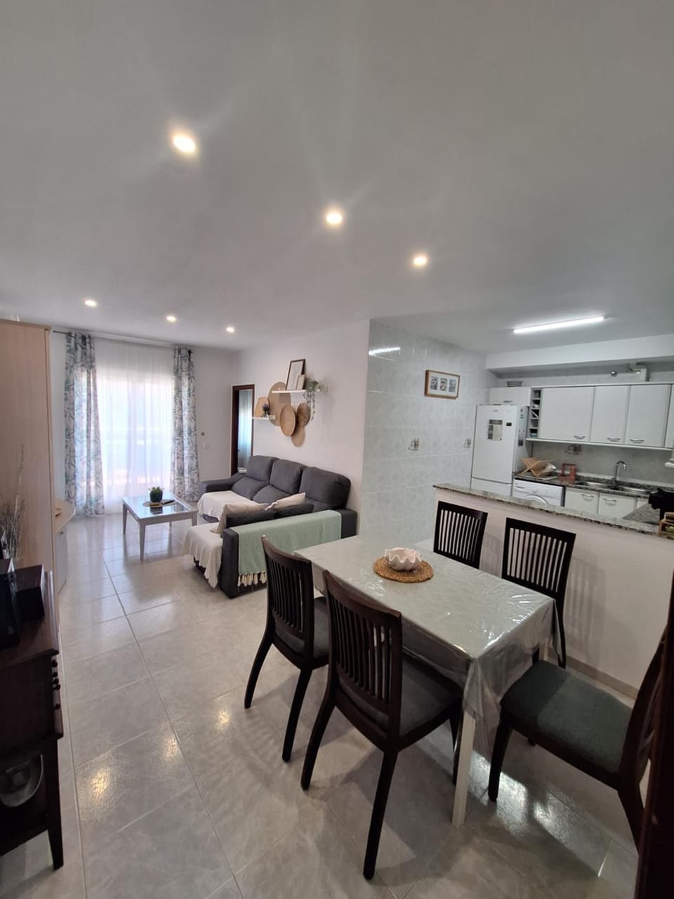 Centrico piso a 5 min de la playa, ac, wifi y parking incluido Apartment in Miami Platja
