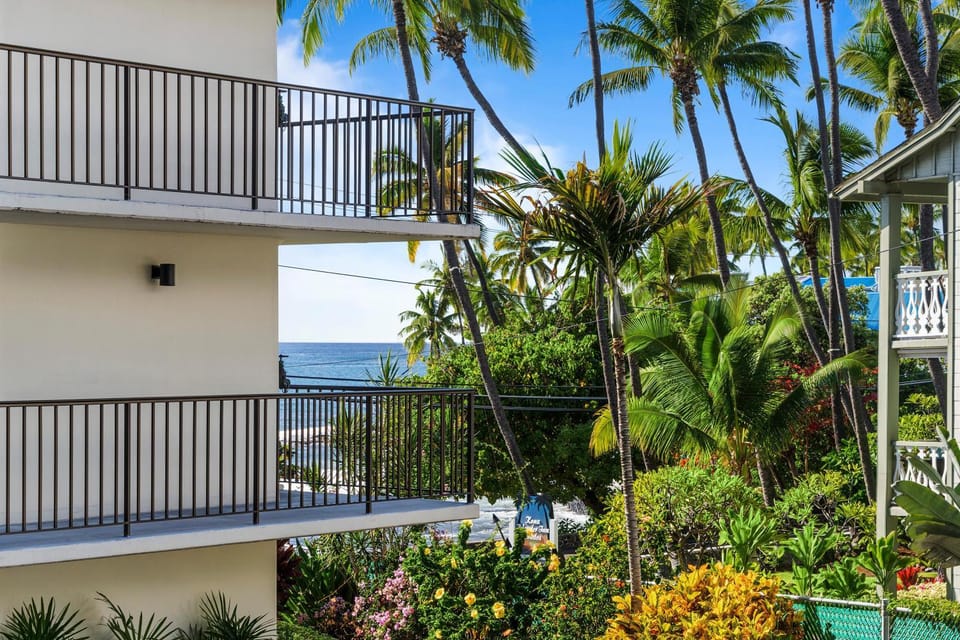 Kona Alii 208 House in Holualoa