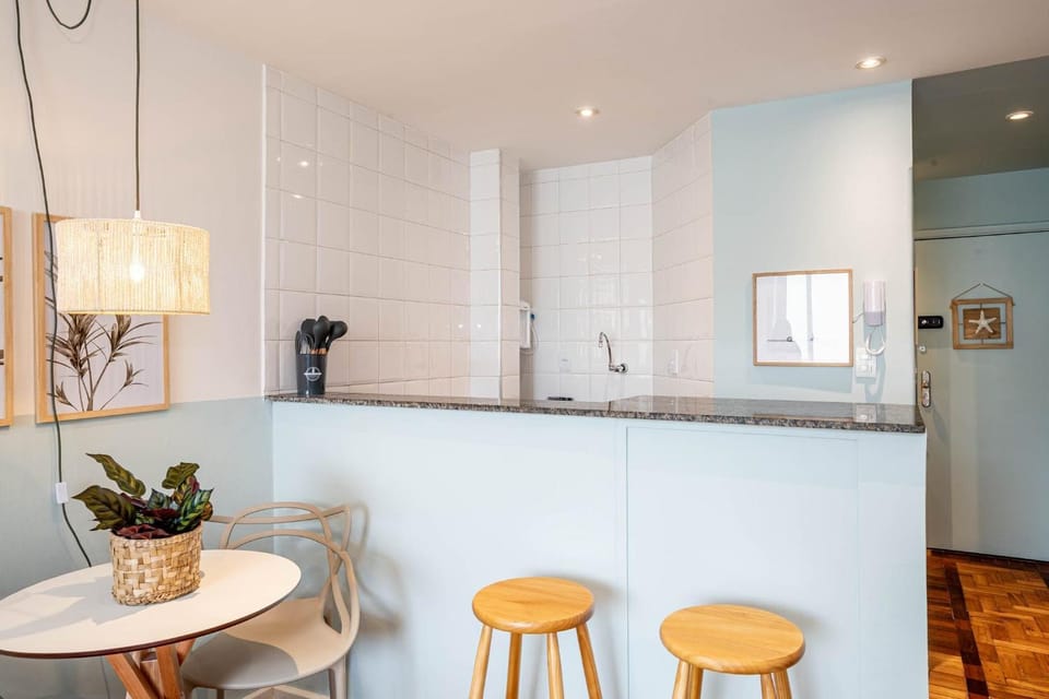 Studio 200m from Copacabana Beach | FM144/1006 Apartment in Rio de Janeiro