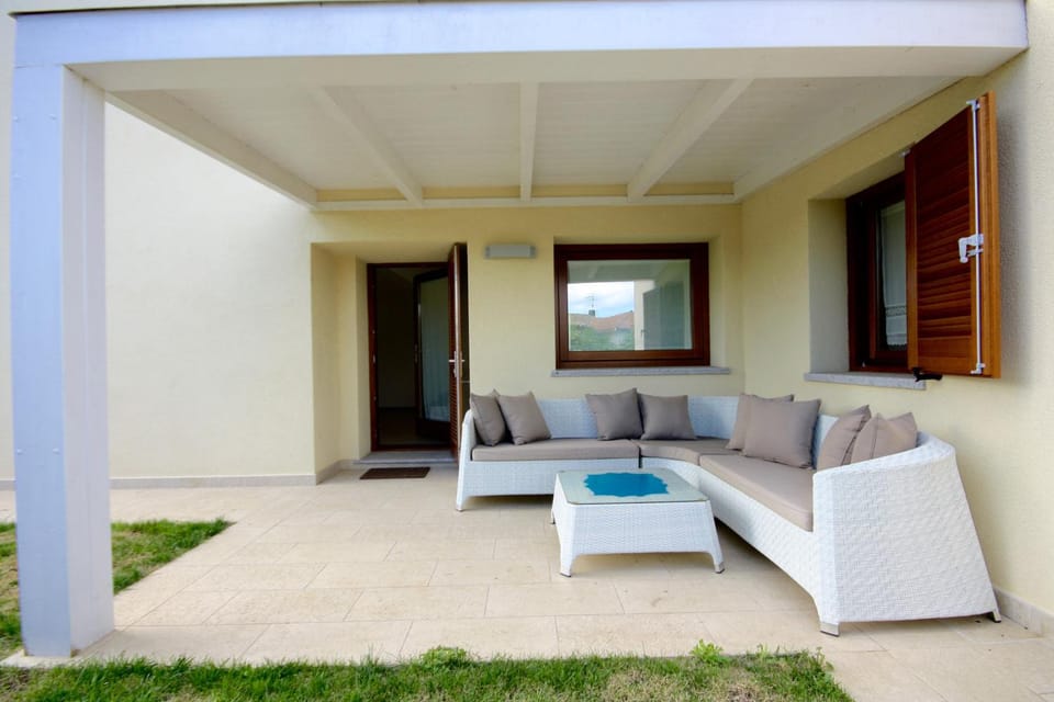 Patio, Seating area