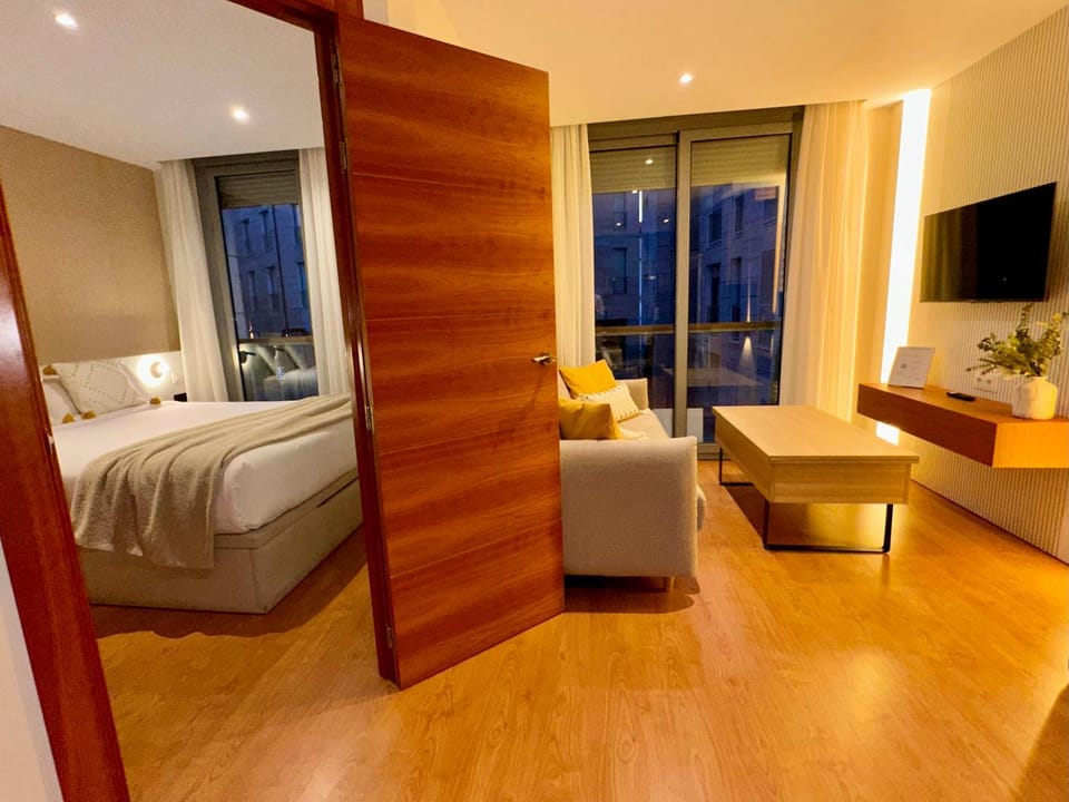 Photo of the whole room, Seating area, Bedroom