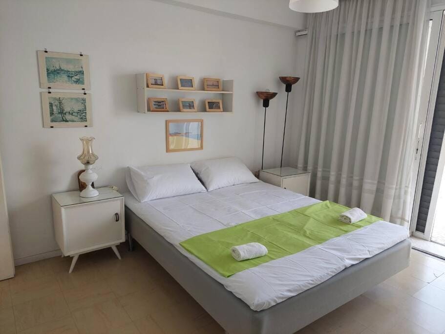 Endless Blue, In the wave Apartment in Decentralized Administration of Macedonia and Thrace