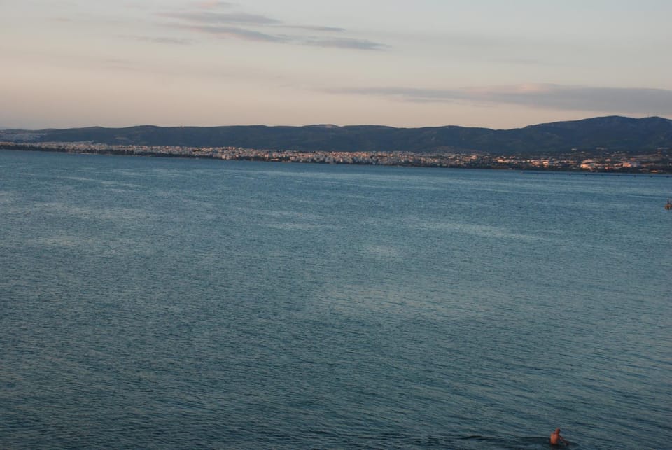 Endless Blue, In the wave Apartment in Decentralized Administration of Macedonia and Thrace