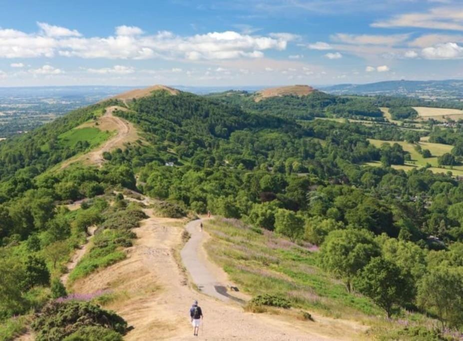 Charming Malvern Cottage with Outstanding Views House in Malvern Hills District