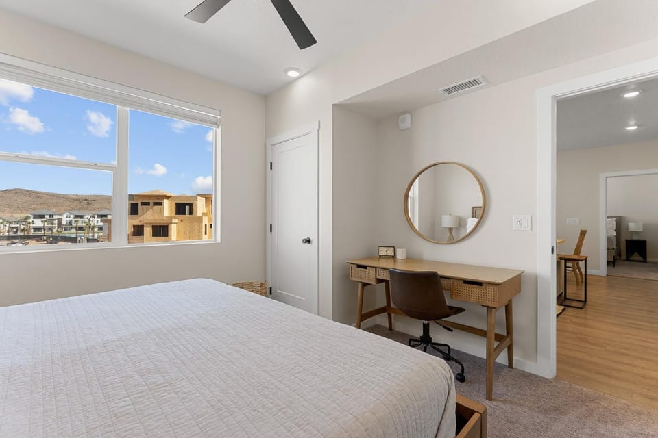 Lagoon Breeze condo Apartment in St George