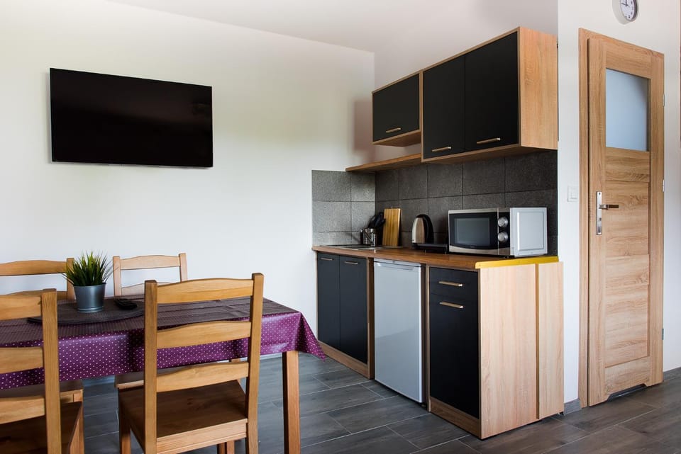 Dining area, pet friendly