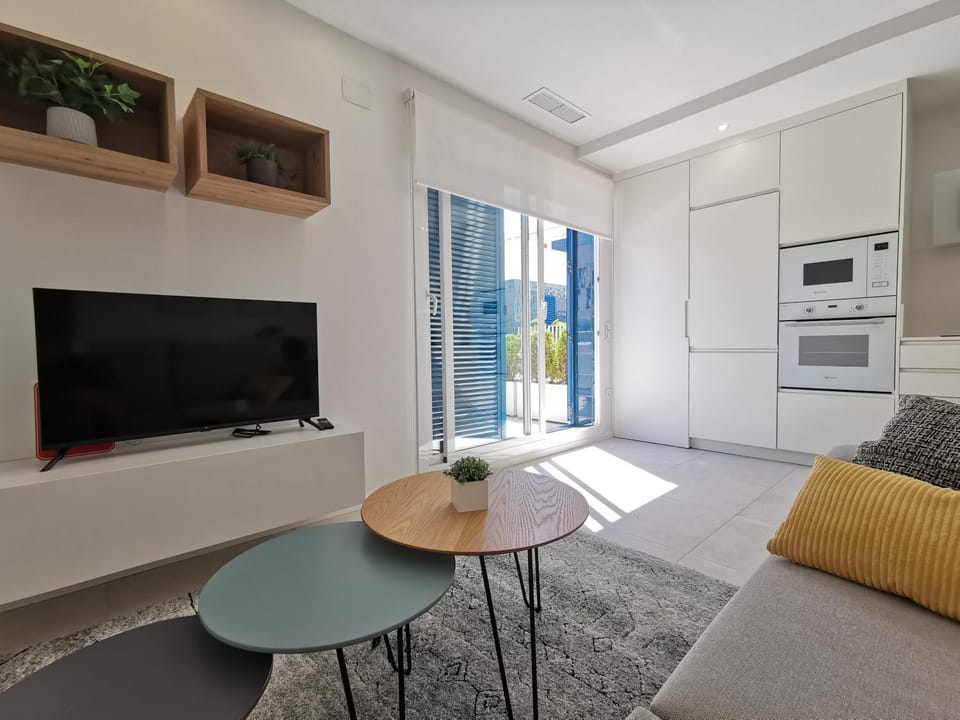 TV and multimedia, Kitchen or kitchenette, Living room, Seating area, Dining area, Evening entertainment, minibar, pet friendly