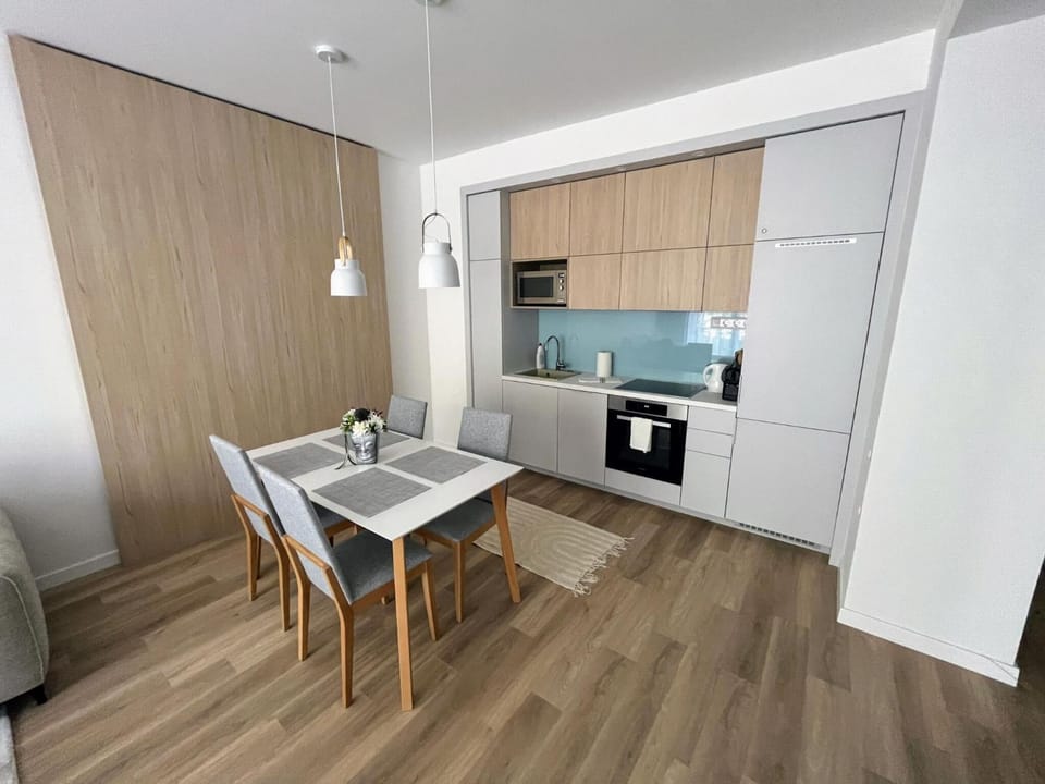 Kitchen or kitchenette, Dining area, minibar, pet friendly, stove