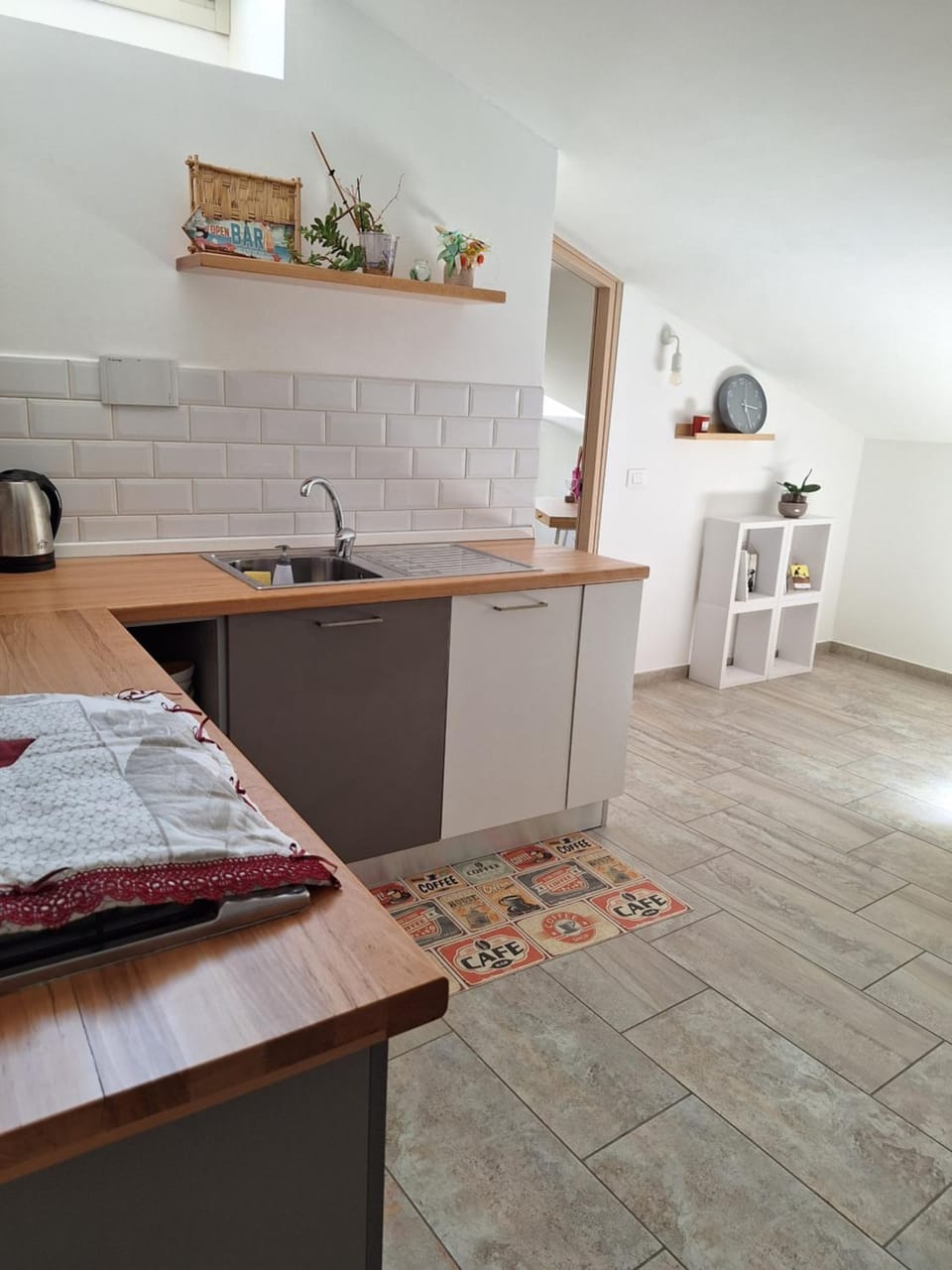 Kitchen or kitchenette