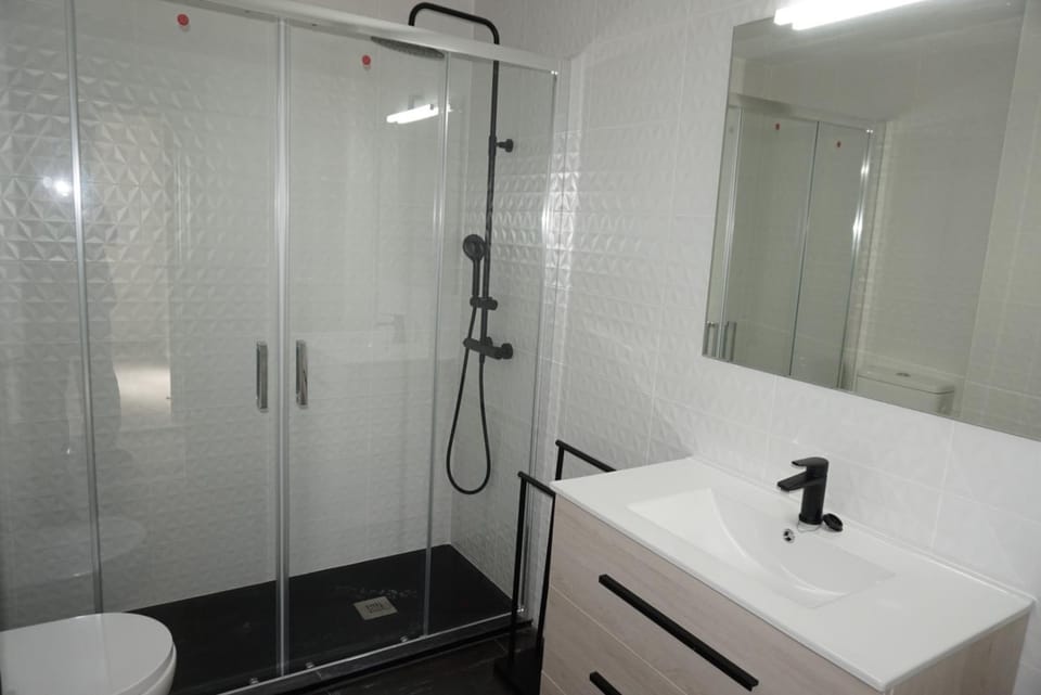 Shower, Toilet, Bathroom