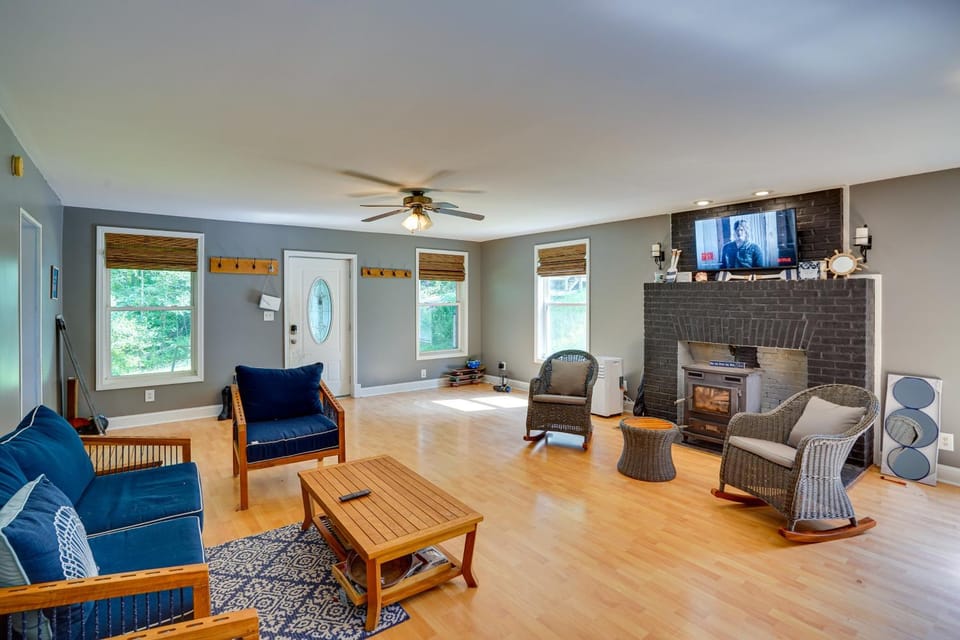 Lakefront West Sand Lake Home w/ Beach Access! House in Capital District, NY, USA