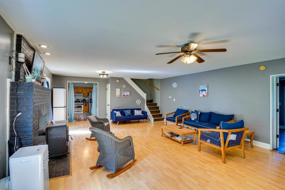 Lakefront West Sand Lake Home w/ Beach Access! House in Capital District, NY, USA