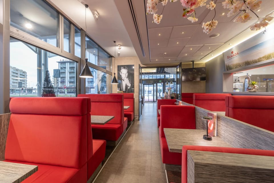 Lounge or bar, Drinks