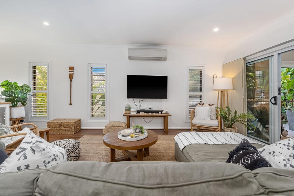 Burleigh Beach House House in Burleigh Heads