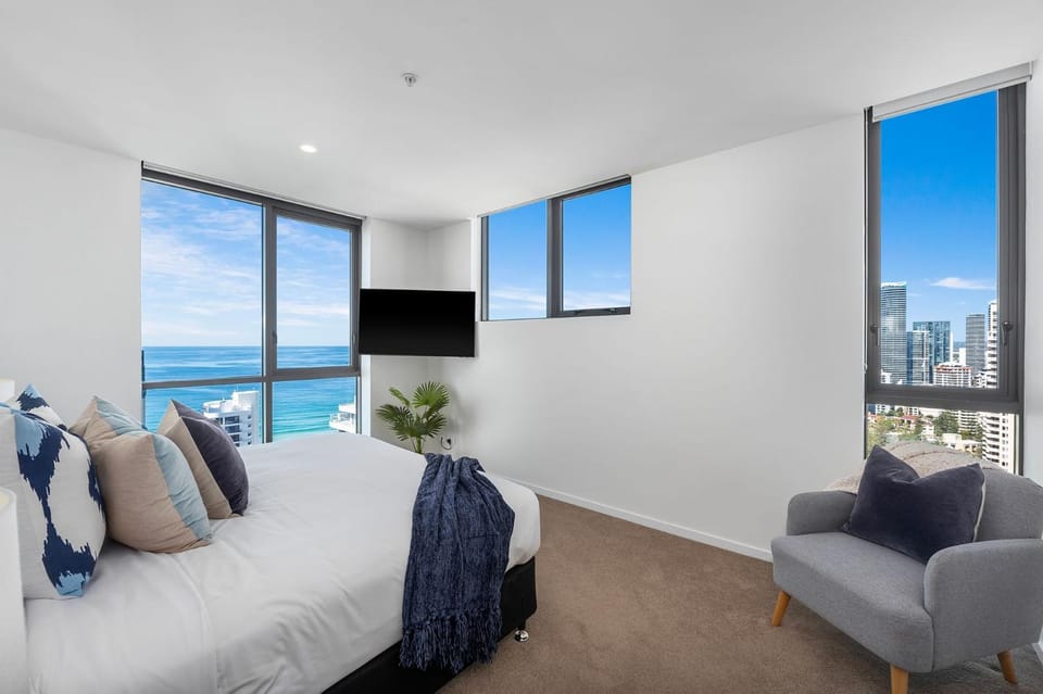 Opulent Ocean Opus -25th Floor Apartment in Gold Coast