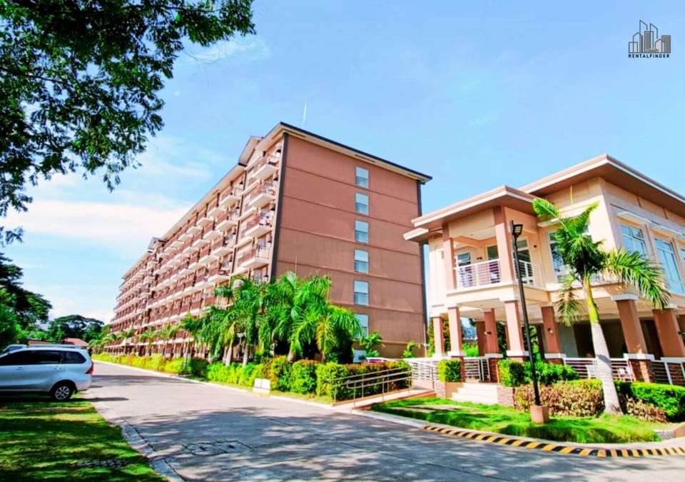Property building, Spring, Day, Neighbourhood, Street view, Location, Parking