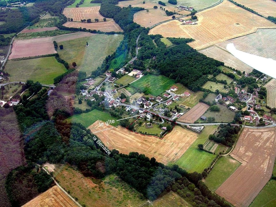 Gîte tout confort avec jardin fleuri, idéal pour pêche et balades, proche du Blanc et activités aériennes - FR-1-591-379 House in Centre-Val de Loire