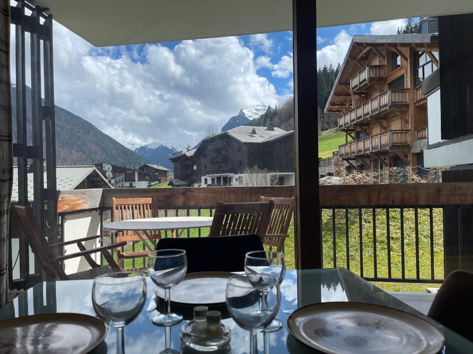 Studio ski aux pieds avec balcon ensoleillé, WIFI à Morzine - FR-1-679-5 Apartment in Les Gets