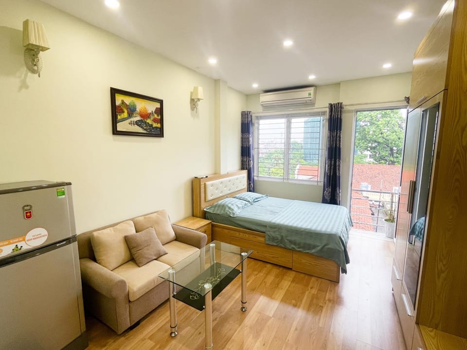 Bed, Living room, Photo of the whole room, Seating area, Bedroom, air conditioner