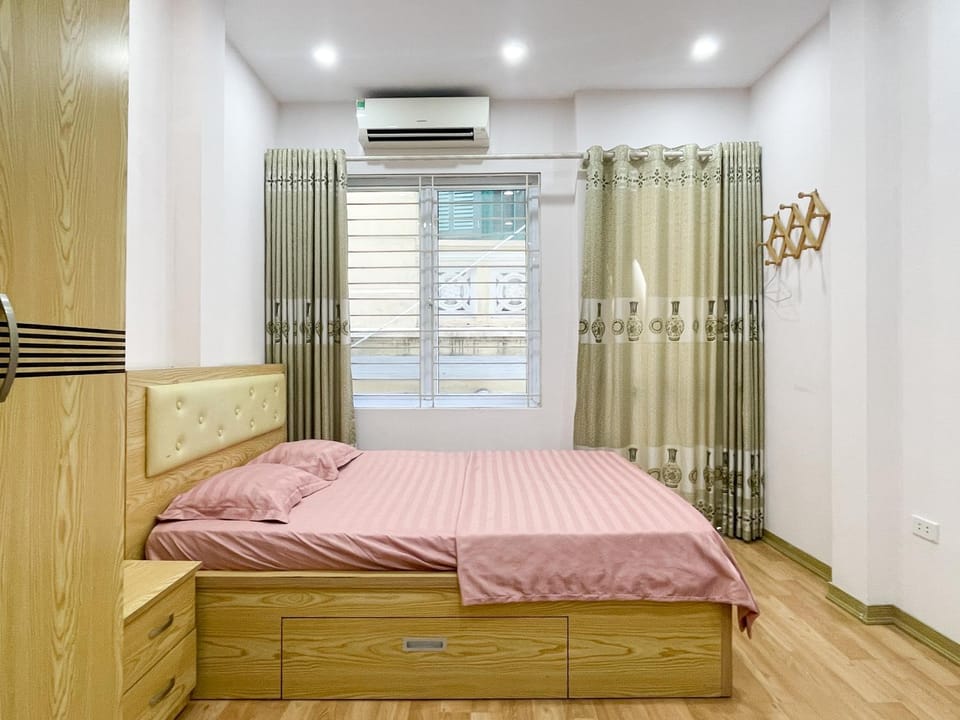 Bed, Photo of the whole room, Bedroom, air conditioner