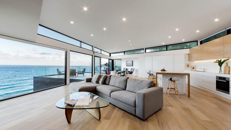 Natural landscape, View (from property/room), Balcony/Terrace, Kitchen or kitchenette, Living room, Seating area, Dining area, Sea view