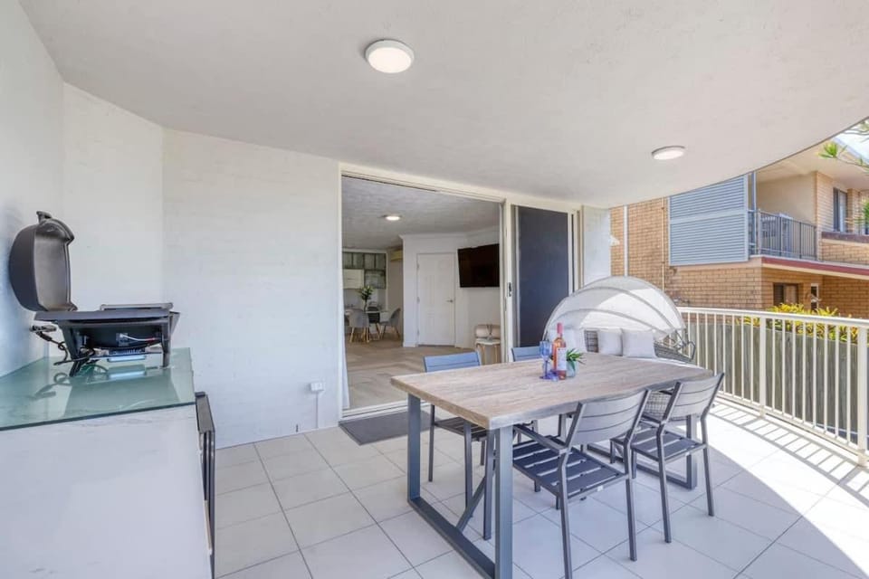 BBQ facilities, Seating area, Dining area