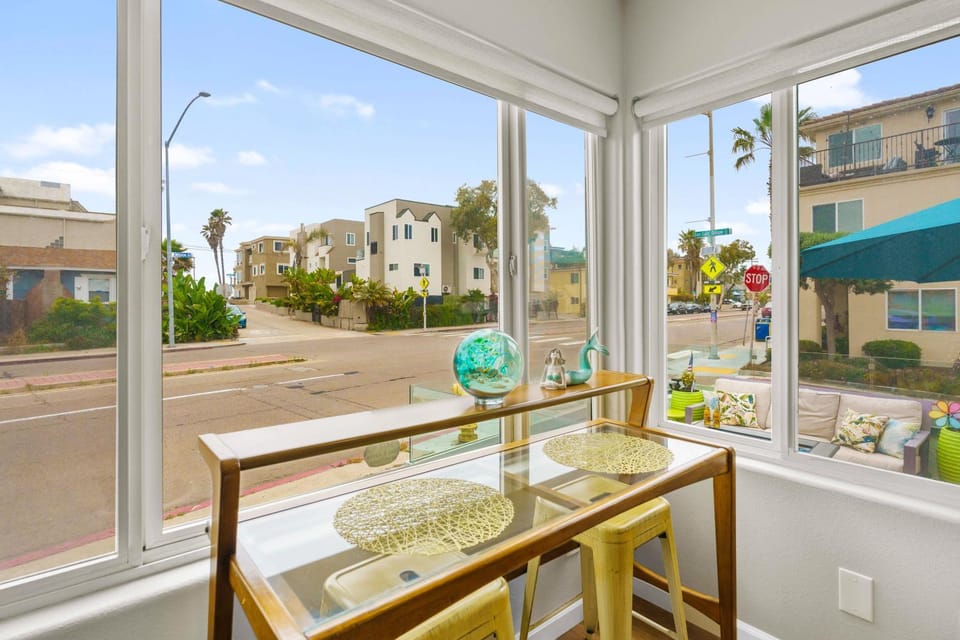 Beach-2-Bay 2br - Beach - AC - Patio House in Mission Beach