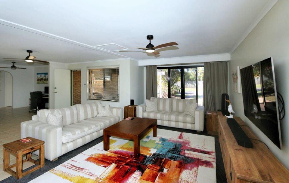 22 Durdins Road Bargara Bed and Breakfast in Bargara