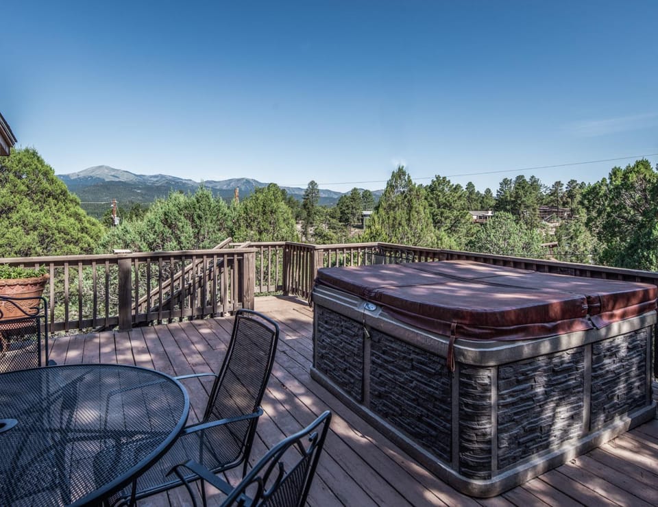 Natural landscape, Hot Tub, Balcony/Terrace, Seating area, Mountain view