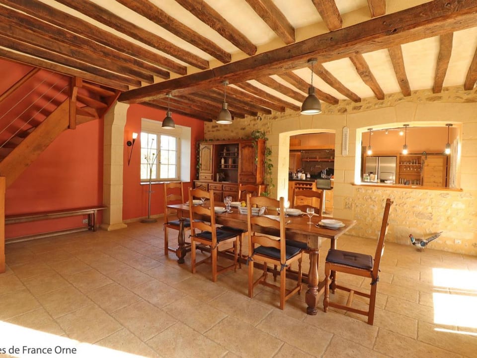 Maison lumineuse avec jardin clos, spa, proche du Perche - FR-1-497-168 House in Normandy