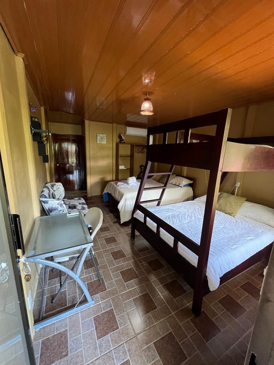 Photo of the whole room, Bedroom