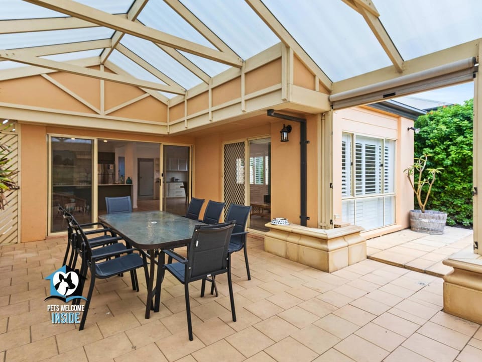 Property building, Patio, BBQ facilities, View (from property/room), Garden view
