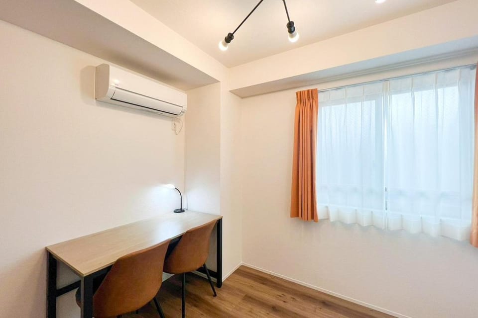 hair dresser, air conditioner