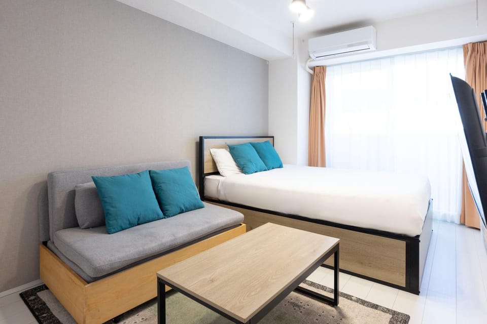 Bed, Living room, air conditioner