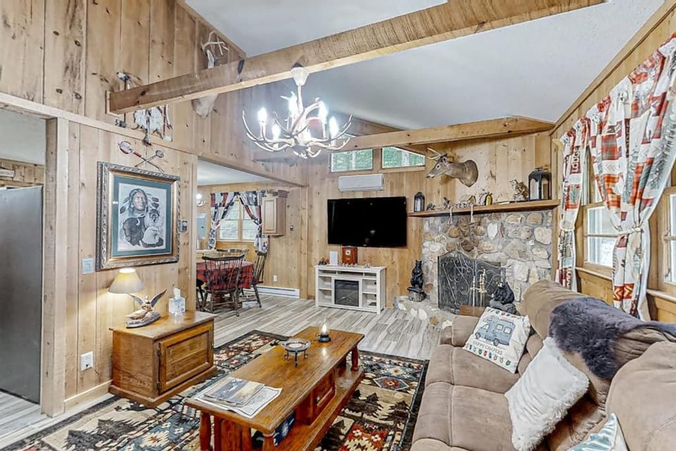 The Little Dude Cabin Cabin in Tennessee