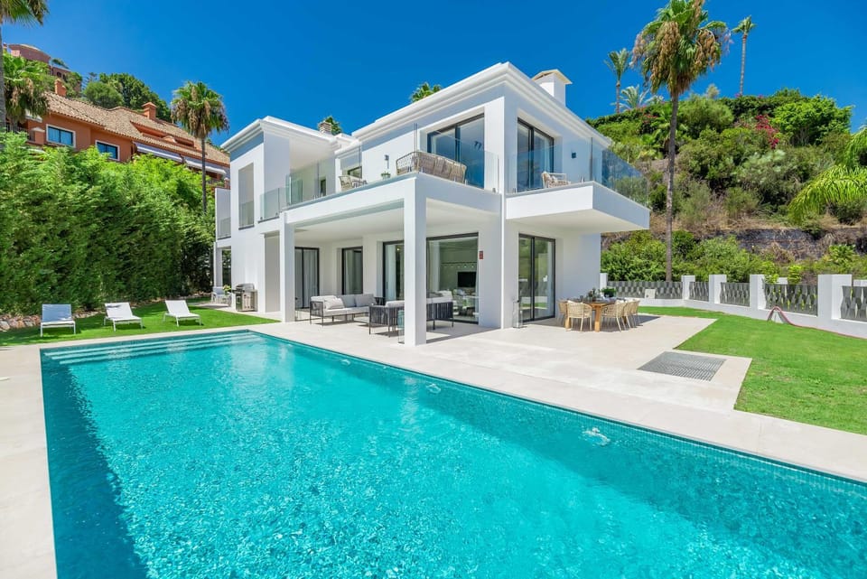 Property building, Garden, Swimming pool