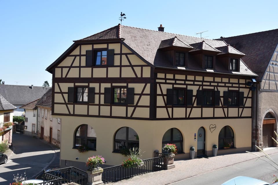 Property building, Facade/entrance