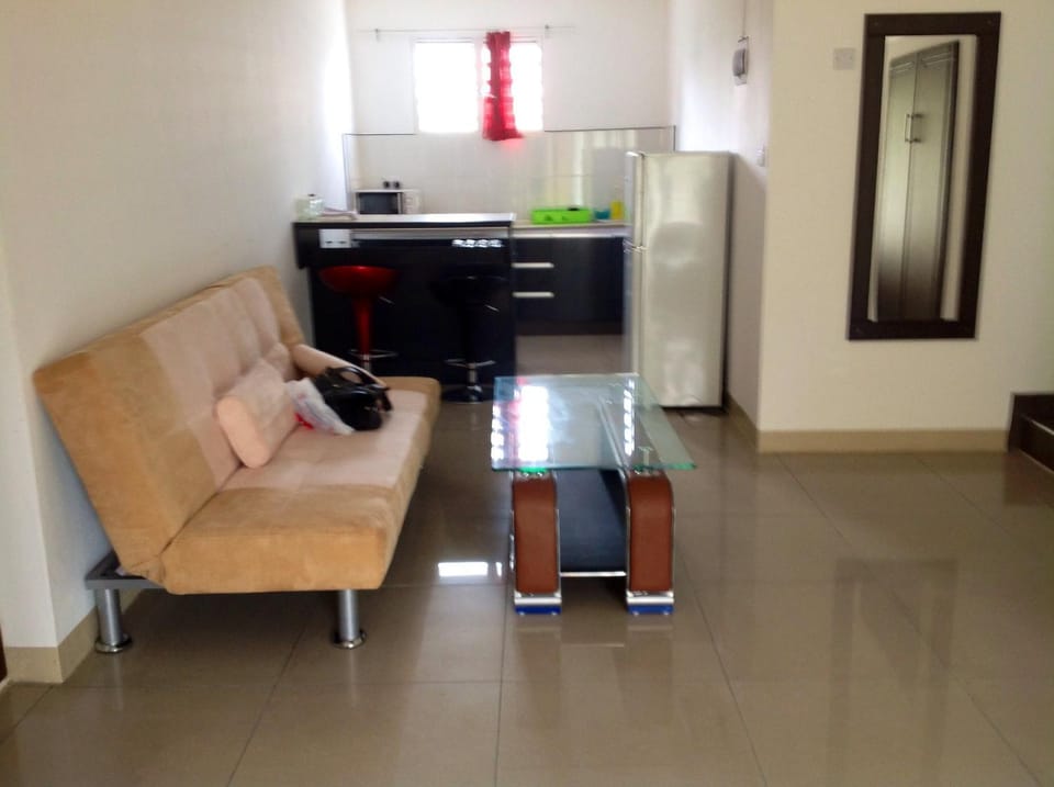 Day, Kitchen or kitchenette, Photo of the whole room, Seating area