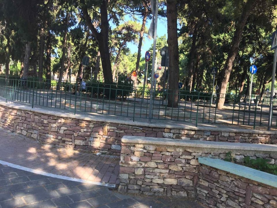 Neighbourhood, Natural landscape, Area and facilities