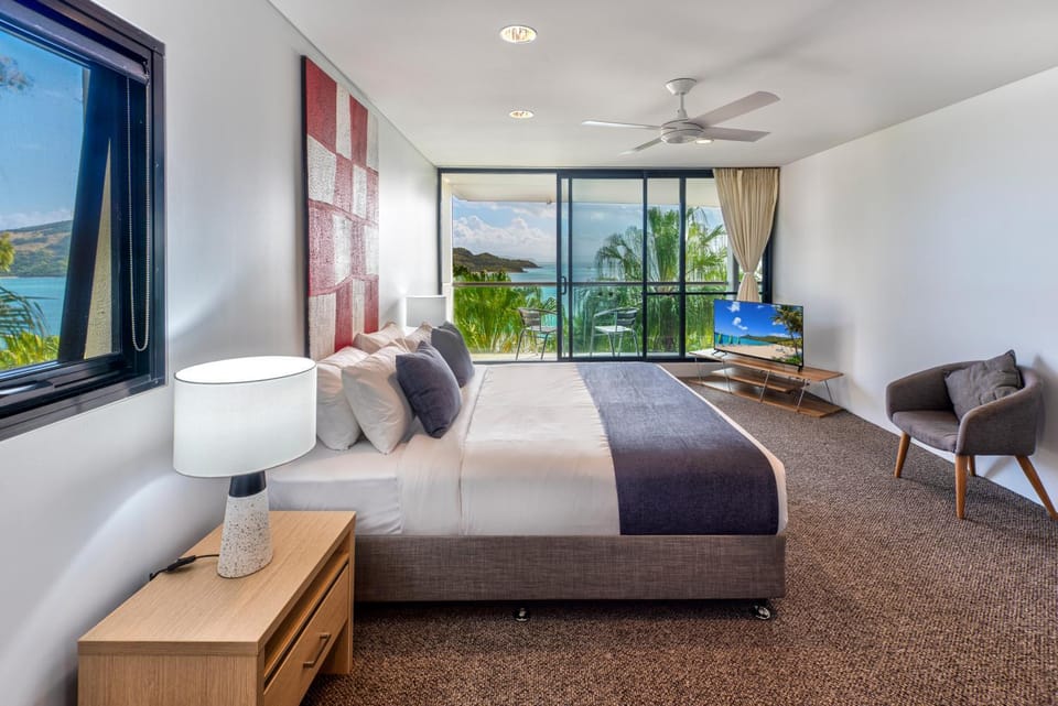 Bed, View (from property/room), Bedroom, Sea view