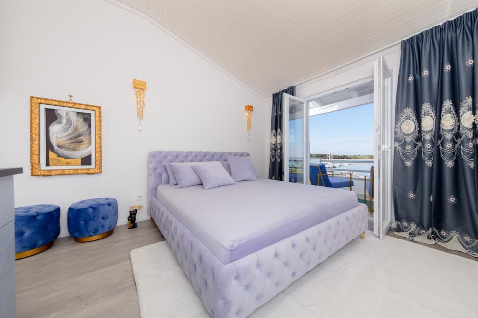 View (from property/room), Photo of the whole room