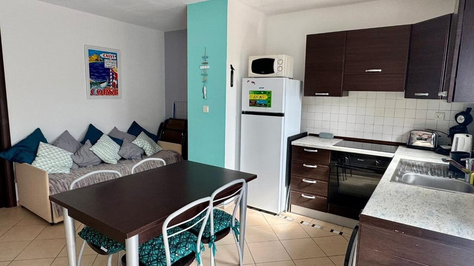 Joli appartement en Corse avec piscine Apartment in Belgodère