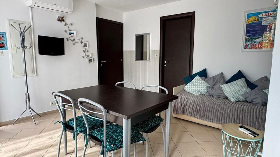 Joli appartement en Corse avec piscine Apartment in Belgodère