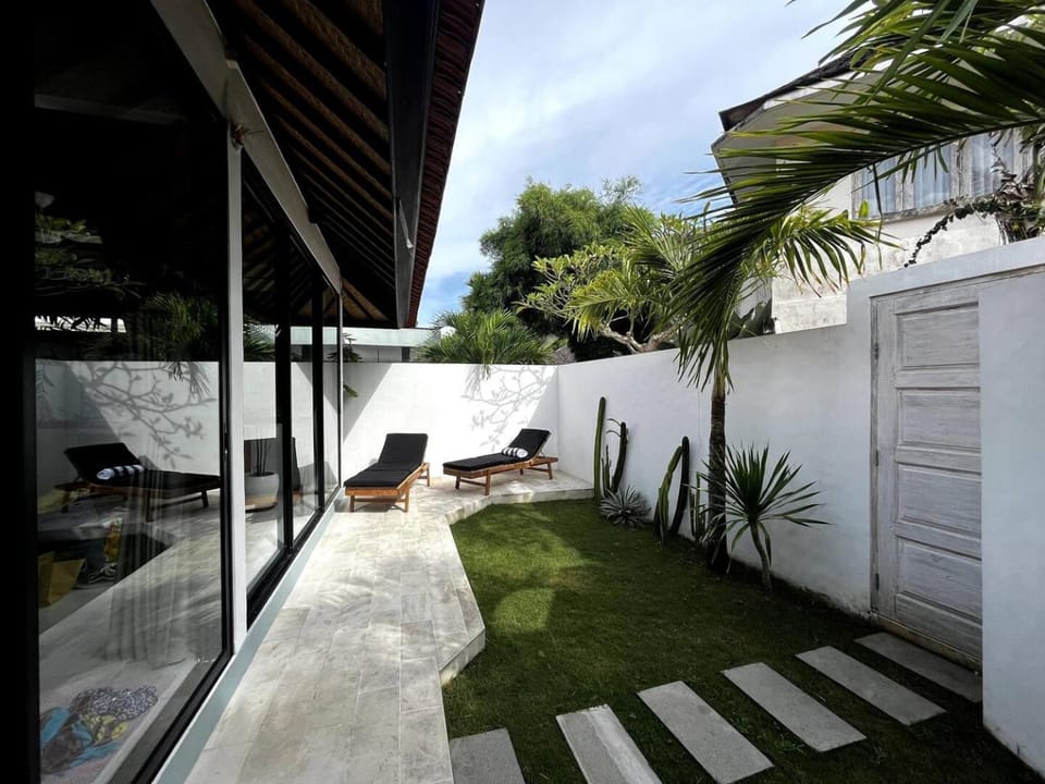 Seating area, Garden view